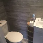 Delightful Private 2 Bedroom Bungalow