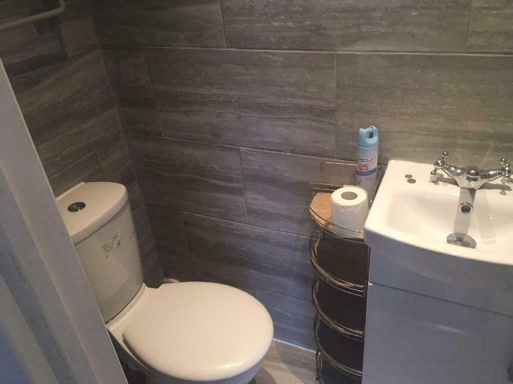 Delightful Private 2 Bedroom London